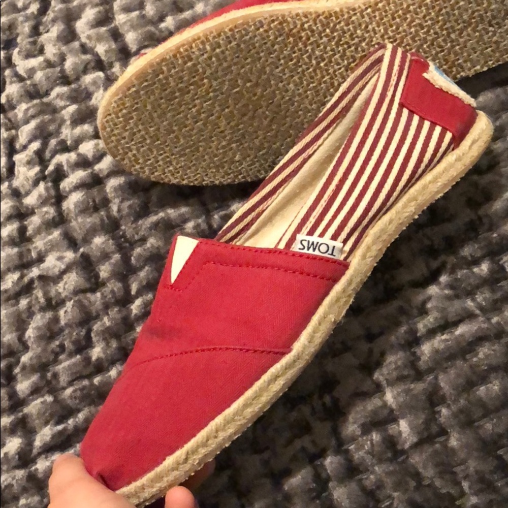SUPER CUTE RED TOMS